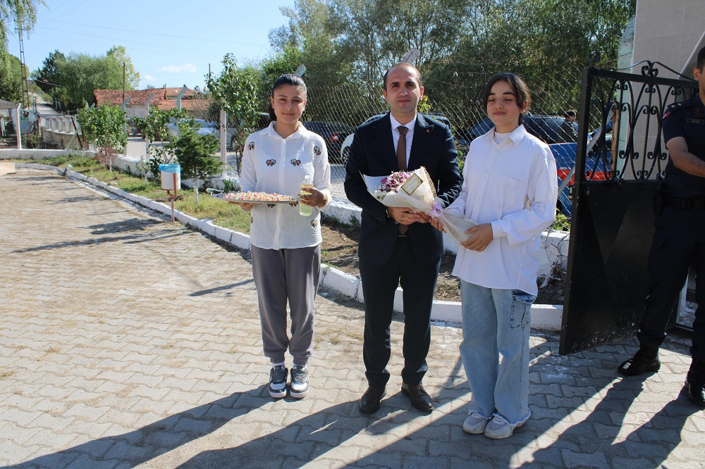 Kaymakamımız Sayın Ramazan POLAT Kuzköy Köyü İlk ve Ortaokulunu Ziyaret Ederek Teknoloji Sınıfı Açılışını Gerçekleştirdi